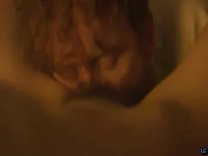 バイセクシャルの女の子は良い見て男を誘惑 ...