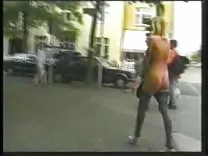 彼は従うことを忘れた男と女の前で社会の取 ...