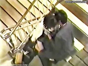 金髪に役立ちますmasturbateと拳 ...