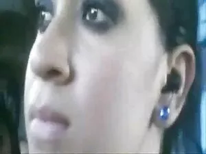 息子はビールでいっぱいに家に帰り、母親は ...
