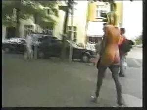 Honiaka赤でストッキング笑顔で彼女 ...