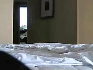 油性のファルスによる赤い毛管腔の割れ 女 ...