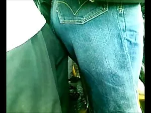 カップルは真剣に情熱に没頭しています 女 ...
