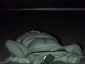 ブルネットは、指と猫と肛門を置き換え 女 ...