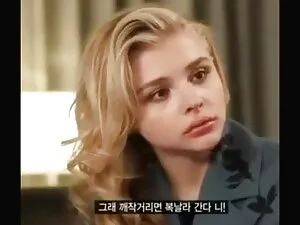男は彼の舌から目を覚まし、さまざまな状況 ...